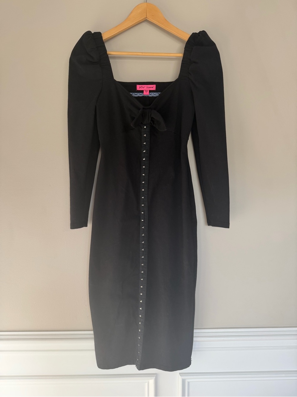 Betsey Johnson Black Long-Sleeve Puff Sleeve Midi Dress with Stud Front